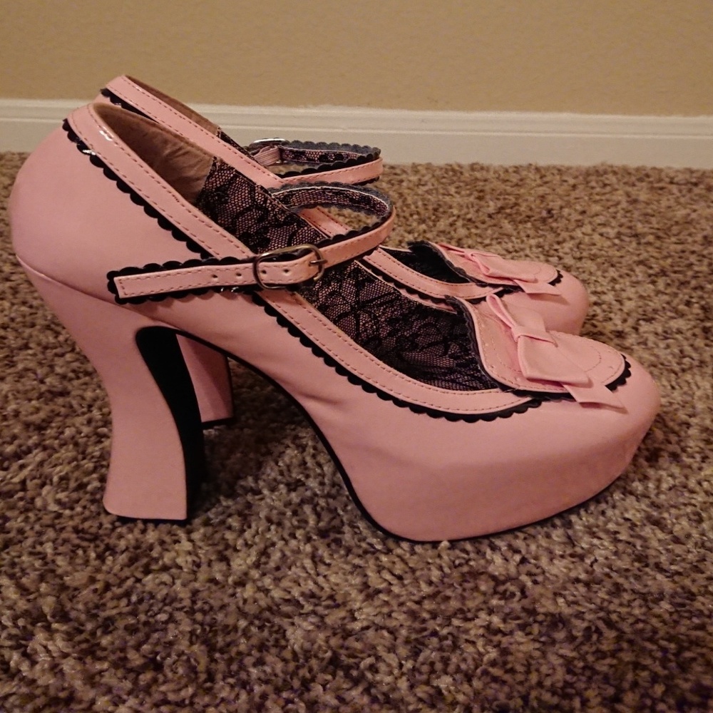 Shoes - Picture 5 of 5